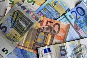 banconote euro Contanti